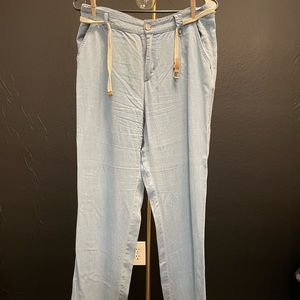 Zara trousers. Rayon materiel. Size 4.